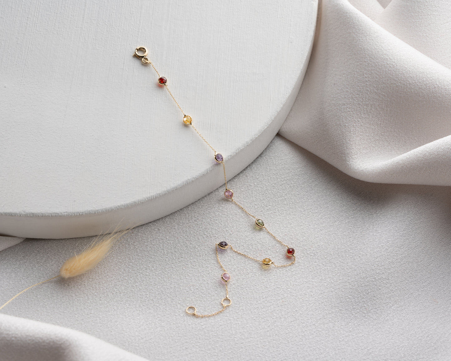 14 Ayar Altın Karışık Taşlı Bileklik Amatist, Topaz, Pembe, Peridot ve Garnet Taşlı, 8 Adet 3mm Taş