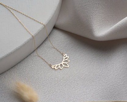 14 Ayar Altın Lotus Çiçeği Kolye Minimalist Hafif Kolye, 1,5 cm Genişlik