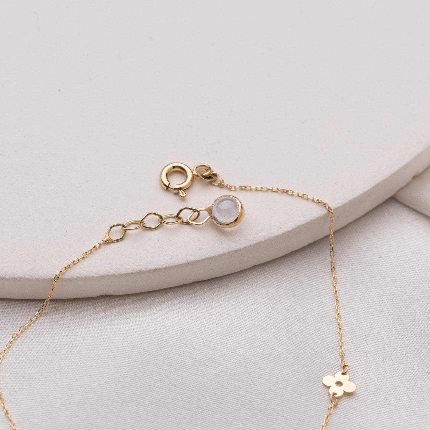 14 Ayar Altın Papatya Şahmeran Bileklik – El Yapımı Minimal Tasarım